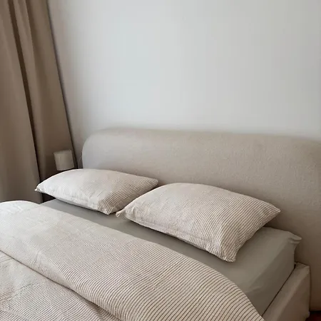 Modern Premium In Waves